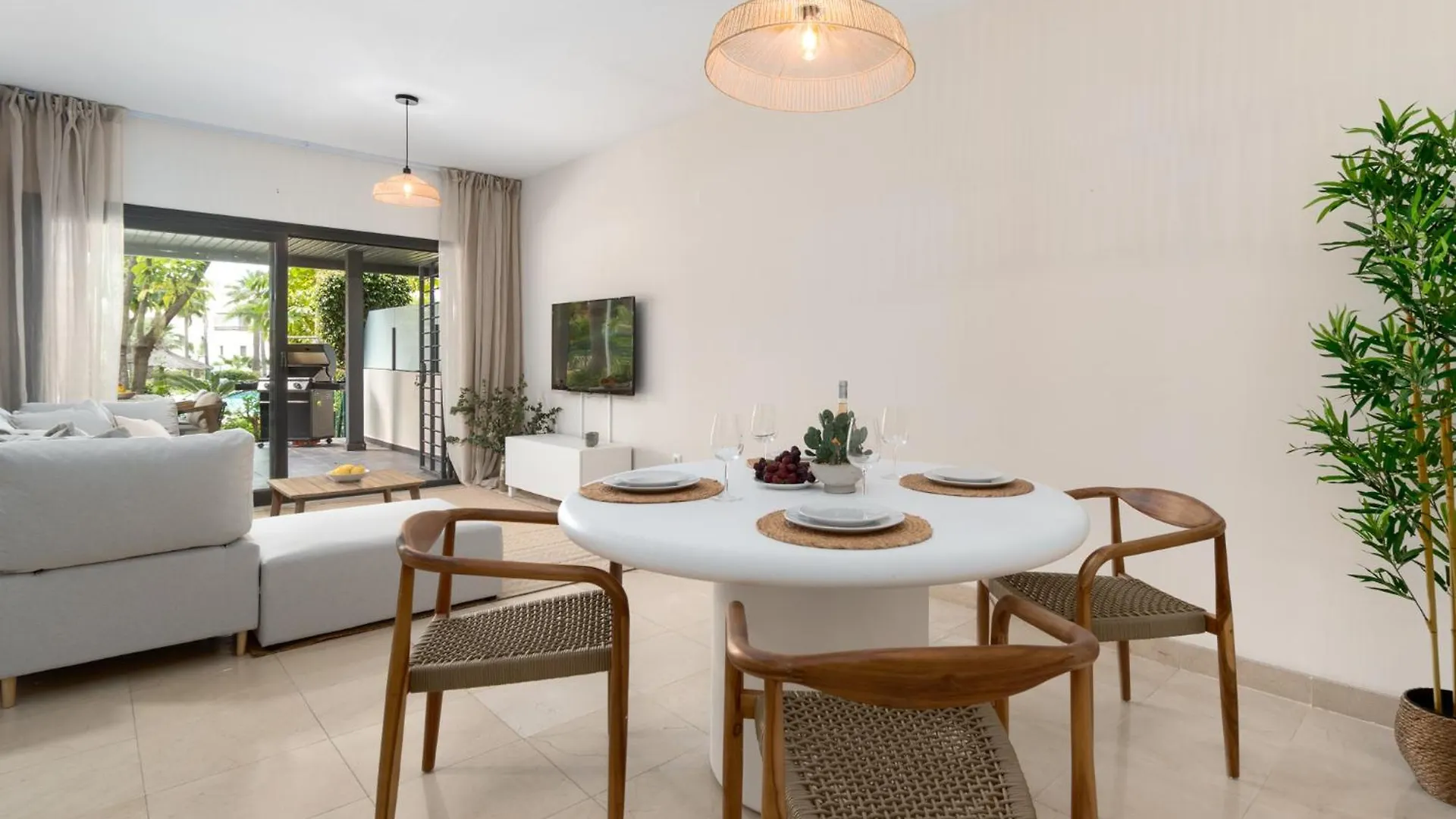 埃斯特波纳Residencial Hoyo 19公寓